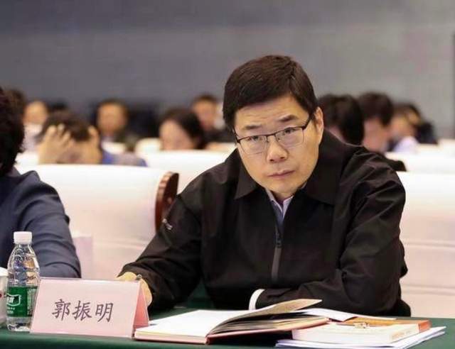 一个国家能蠢到什么程度?看看法国就明白了:法国黑人接近800万,巴黎新生儿里70%是黑人