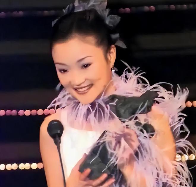铁人外援姆本扎暴力行为染红停赛4场 罚款4万元