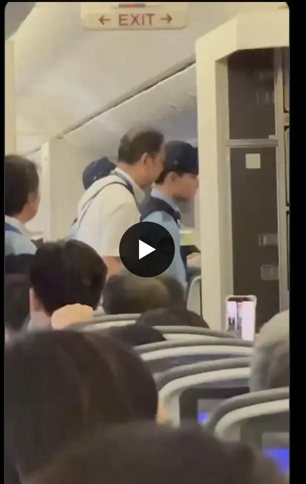 男生4次考公失败，花2.2万旅行6国17座城市，途中看到妈妈朋友圈：“老娘扛你看世界，你替老娘圆梦”，顿时五味杂陈