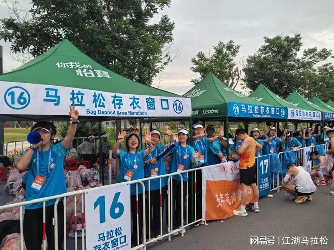 签一天短约！洛瑞将以猛龙球员身份正式退役：7号球衣也将退役