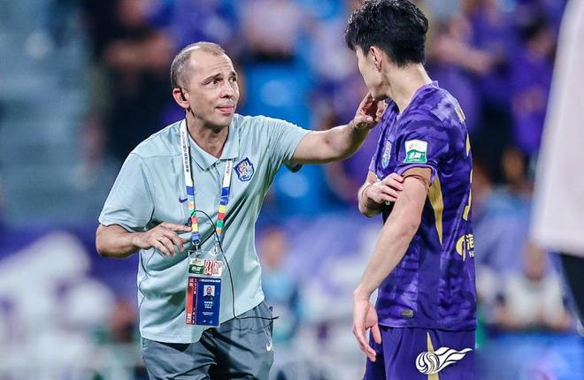 国足何时进世界杯？董路：得有10人在欧洲踢球！孙继海：十年左右