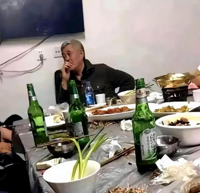 世界杯表情包大户哈兰德，网友：越看越上头！