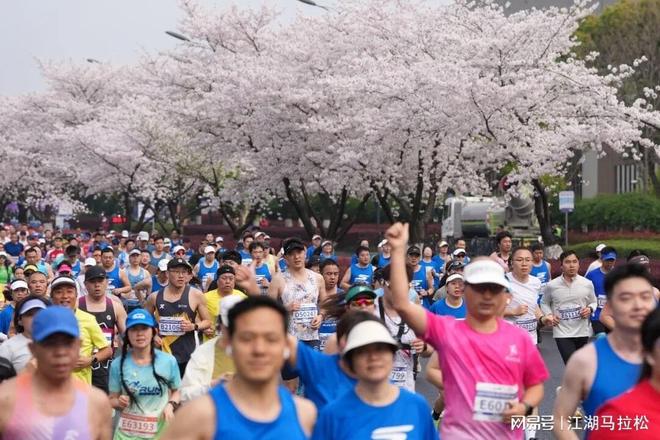 官宣，伦纳德快船处罚出炉，禁赛1年，罚款3000万，选秀权没收
