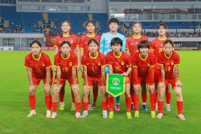 那个坐拥890万粉丝、体重一度逼近500斤的内蒙古网红“羊亡爷”恩克,步履虚浮难进食,暴食流量终要拿健康买单