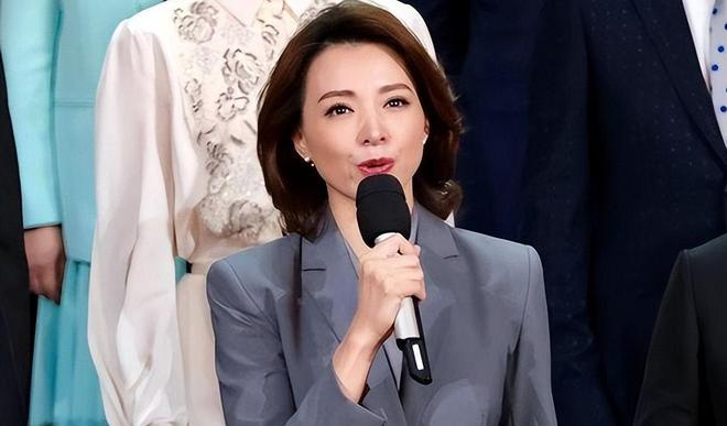 本泽马谈维尼修斯未来:皇马永远是他的家,但球员最需要的是被重视!