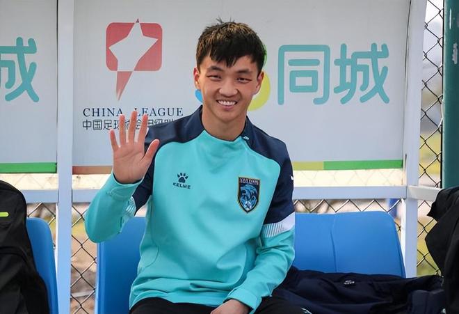 杨瀚森成交易筹码!快船为何愿意送走小琼斯,美媒建议1换4!