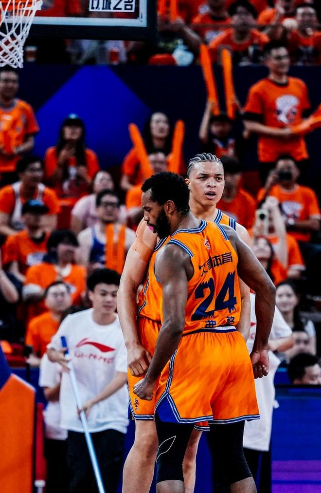 NBA夏联:灰熊7人上双37分狂胜雷霆 探花布泽尔首秀15+4+4