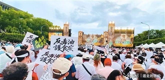 结束10年曼城生涯，斯通斯自由身加盟国米签约2年，生涯首次出国