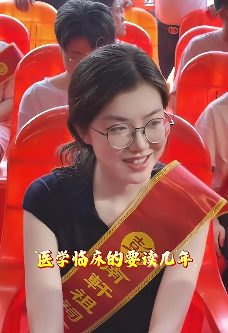 上海爸爸想将名下房产转给澳籍女儿! 结果被罚款, 拘留2个月