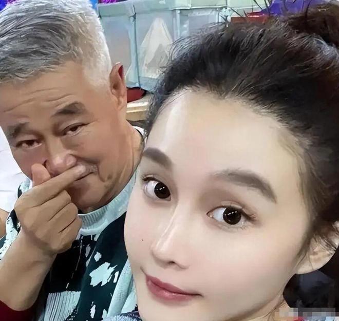 世界杯表情包大户哈兰德，网友：越看越上头！