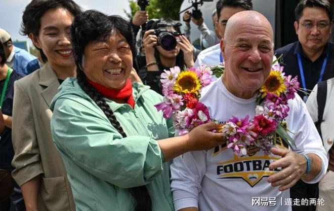 杜锋收到了1个意外之喜!