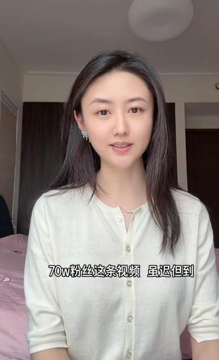 锐评王欣瑜进温网次轮:给郑钦文上了一堂很有启发的草地战术课