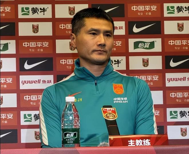 郑钦文诺丁汉首秀：赢下一场让后背发凉的胜利，有些账就该现在算