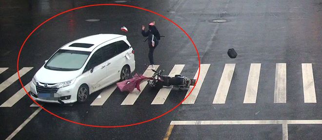21辆电动赛车、31块400公斤电池3天抵沪,上海接棒三亚FE电动方程式周末开赛