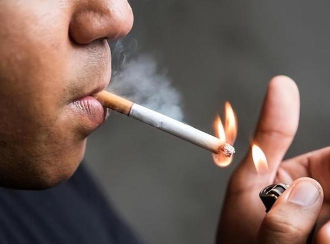 宋凯现场接机U17国足，感谢浮嶋敏创造历史并给全员戴花环