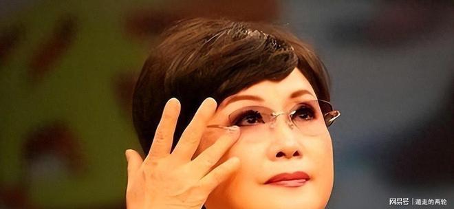 北京男篮外援升级，将签约31+4+5季后赛得分王，锋线大将续约留队