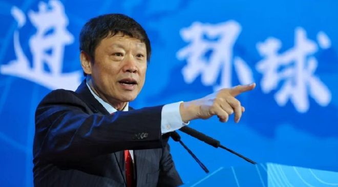 阿莫林执教米兰8月倒戈曼联,或为拉爵省千万!曼联锁定1.3亿收入