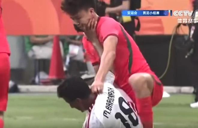 洞洞衣的风,从越野跑刮到了温网赛场