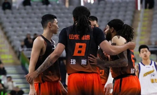 张子宇下半场爆发独砍23+13率队逆转:近4战场均20+10初显统治力