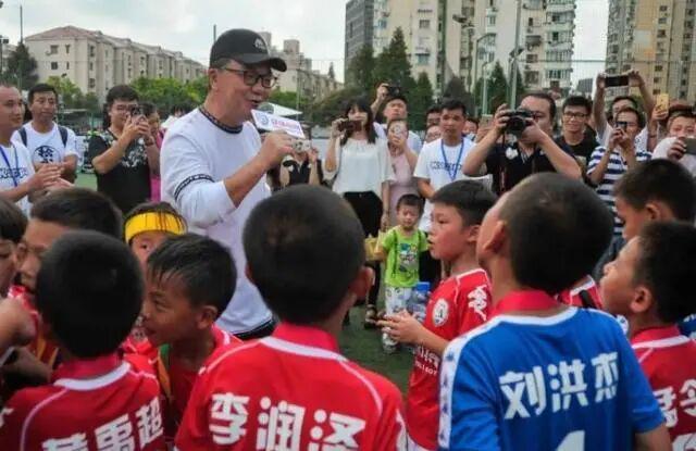 今日新“雯”·墨话世界杯｜从芯片足球到VAR 硬核“智”造征服世界杯