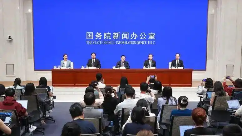 英格兰头号罪人！52岁图赫尔还剩50分钟就死守+换2后卫 球员落泪