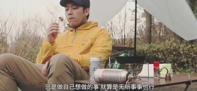 卢伟:队医说王哲林撕裂受伤至少缺席半个月 但他不想错过机会